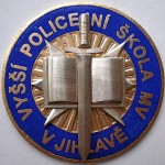 VOPŠ Vyšší odborná policejní škola v Jihlavě - odznak mediale vyznamenání
